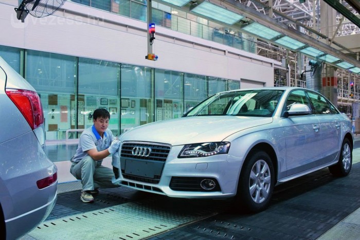 Luxusautóknál nincs válság 6 | Vezess Luxusautóknál nincs válság 6