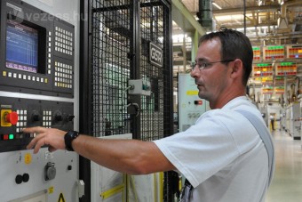Megvan az új magyar Opel-gyár első dolgozója
