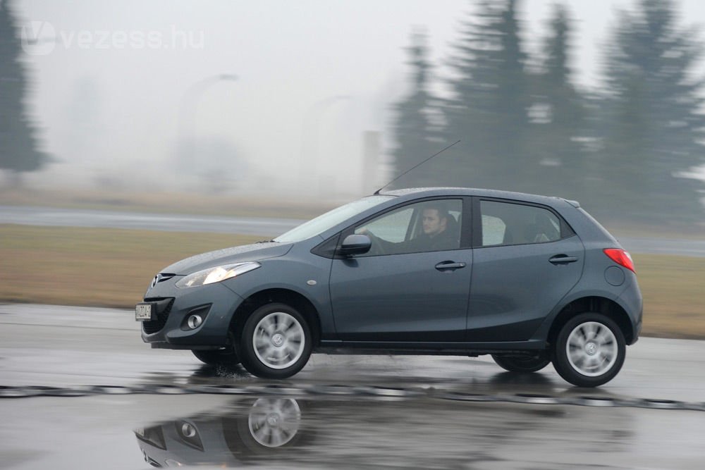 Második lett a tesztben a Mazda2