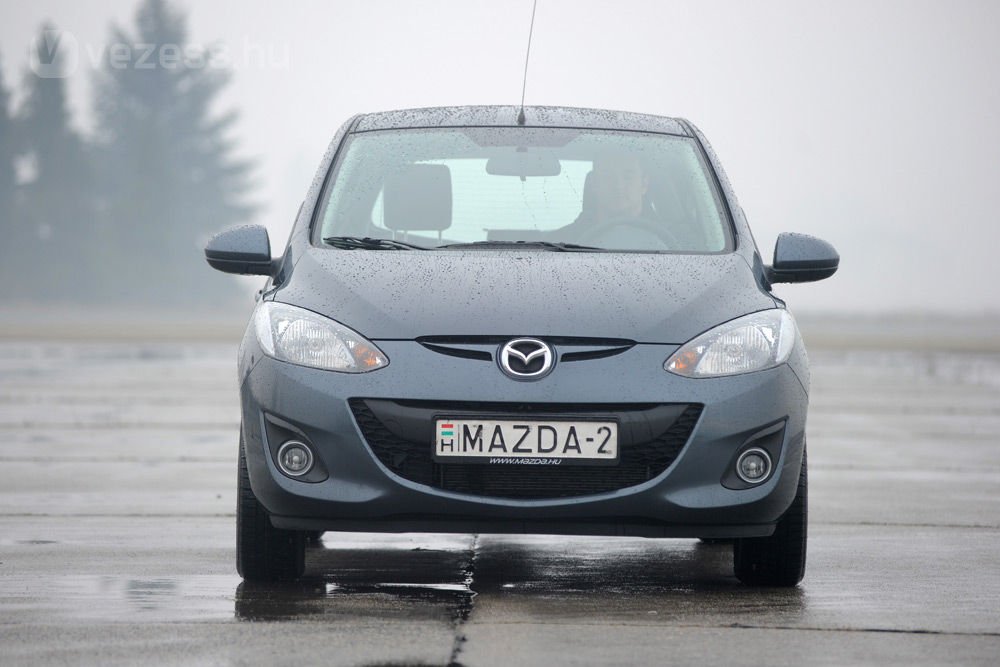 Érzésre jól gyorsul a 84 lóerős Mazda2