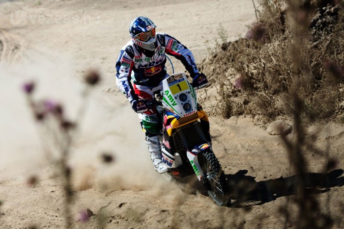 Hibás autóval is veri a mezőnyt Sainz 8 | Vezess Hibás autóval is veri a mezőnyt Sainz 8