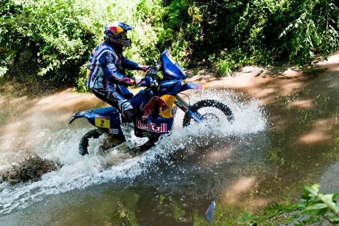 Hibás autóval is veri a mezőnyt Sainz 7 | Vezess Hibás autóval is veri a mezőnyt Sainz 7