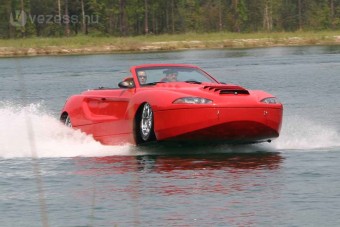 Jön a vízhajtású autó