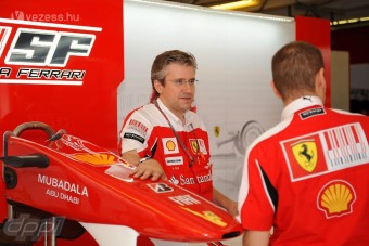 F1: A Ferrari leléptette a hibázó vezetőt