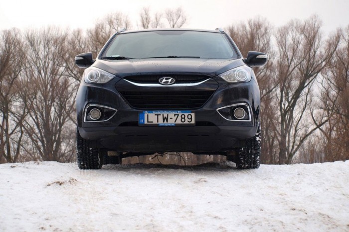 6,2 millió forint a listaára. Ezzel a felszereltséggel nem túlzó az összeg.  