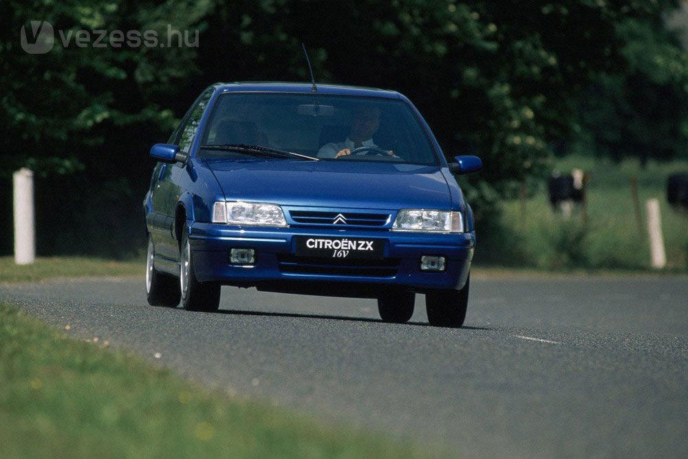 A Citroën ZX tervezői szakítottak a hagyományokkal, és egy teljesen átlagos autót küldtek harcba a kompakt kategóriában.