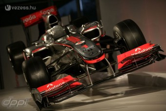 F1: Hibriddel kezdi a tesztet a McLaren
