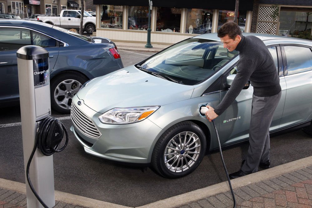 Itt az elektromos Ford Focus 21