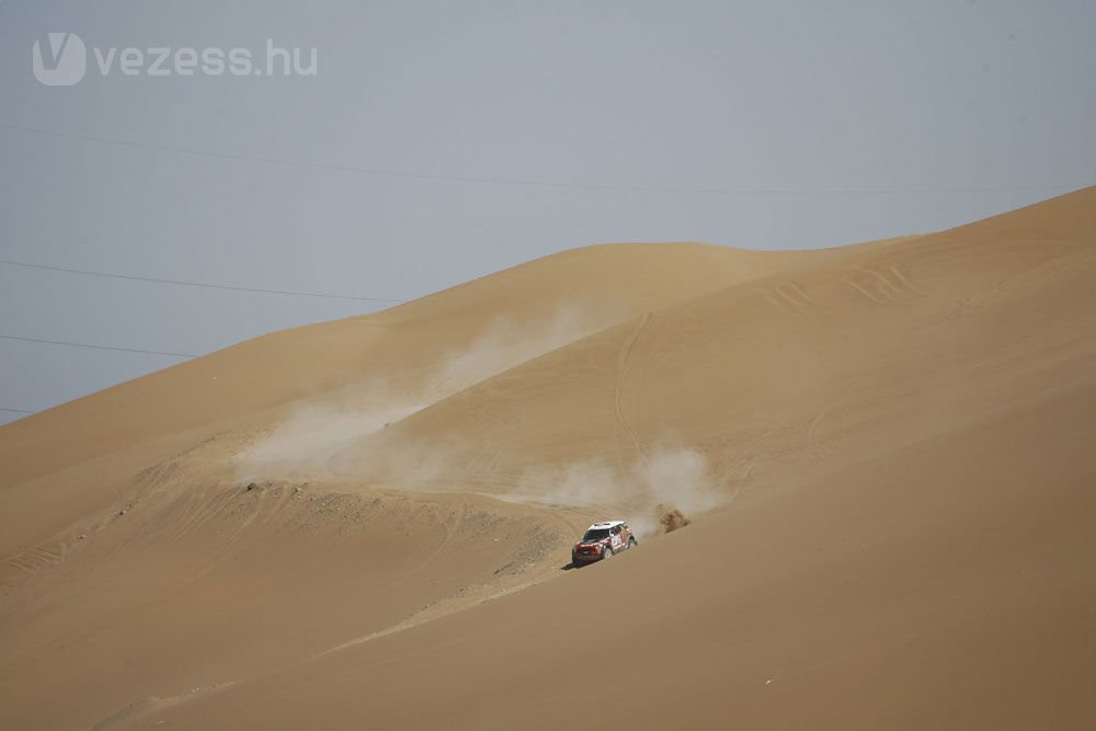 Szorul a hurok a Dakar-ralin 14