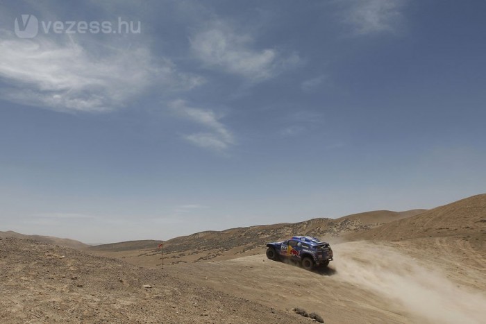 Szorul a hurok a Dakar-ralin 8 | Vezess Szorul a hurok a Dakar-ralin 8