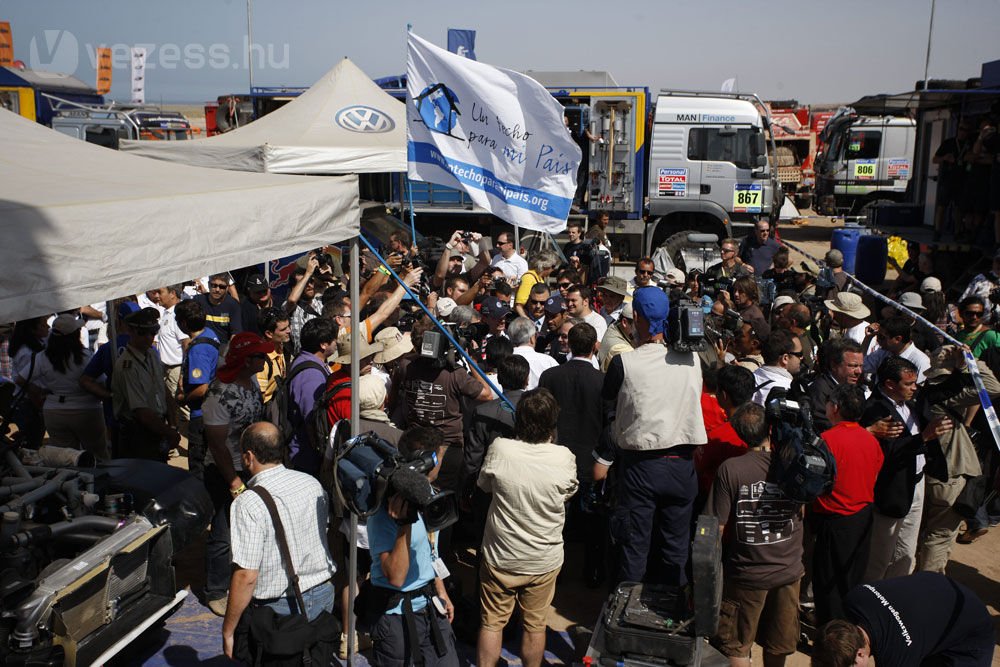 Szorul a hurok a Dakar-ralin 23