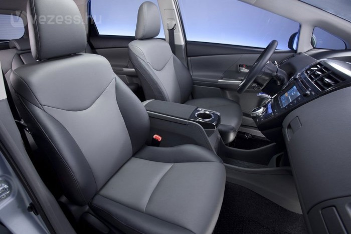 Praktikus hibrid a Toyotától 6