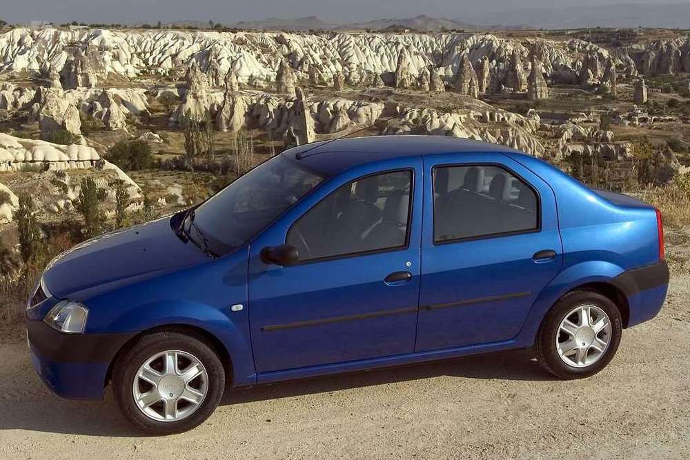 Alig valamivel a 700 ezres limit fölött már Dacia Logan kapható