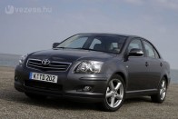 A Toyota Avensis gyári hangrendszere jó hangzást biztosít