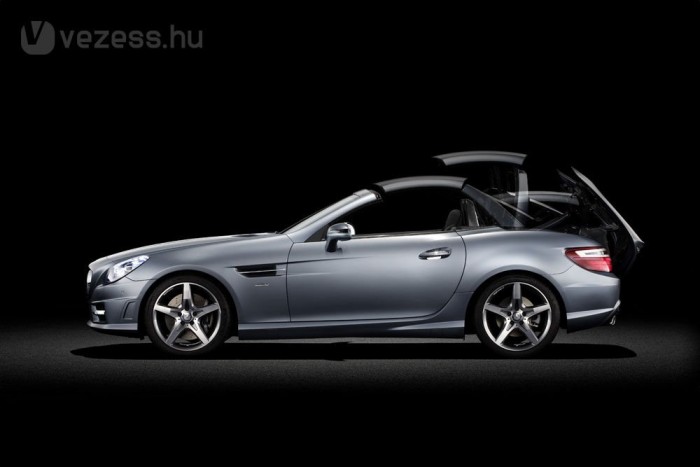 Itt az új Mercedes SLK 8