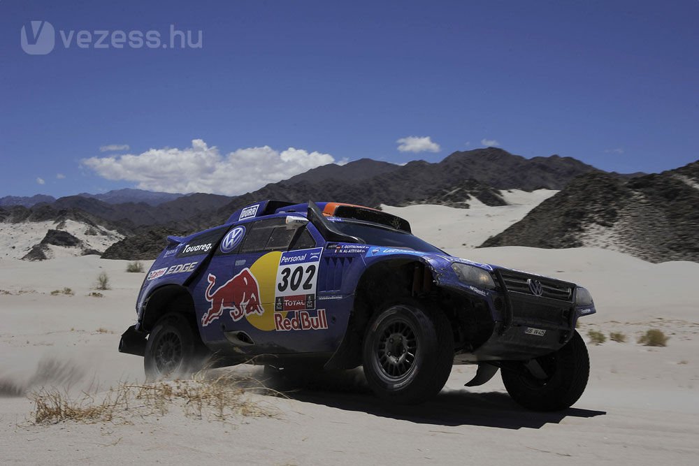 Carlos Sainz elszállt a Dakaron 14