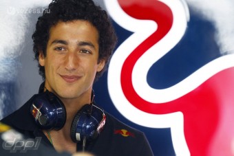 F1: Év közben is cserélhet a Toro Rosso