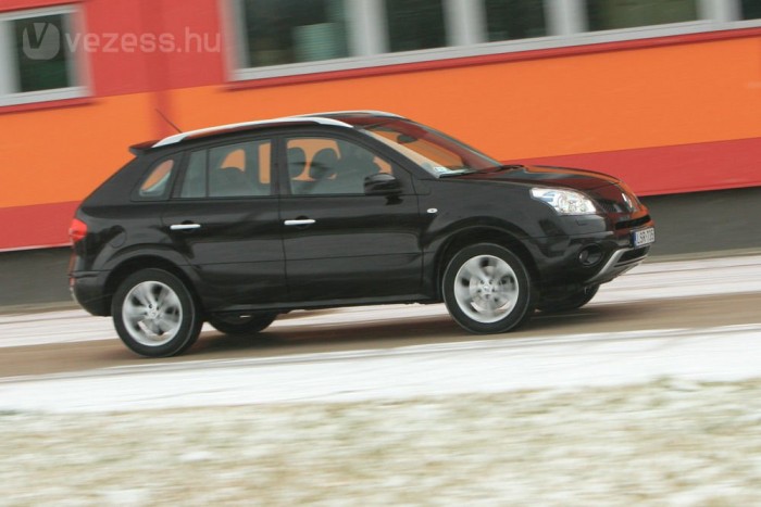 Kevesebbet ér az olcsóbb autó? 16 | Vezess Kézi váltóval 150 vagy 175, automatával 150 lóerős a 2,0 dCi