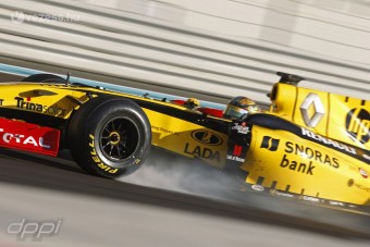 F1: Új tesztautót akar a Pirelli