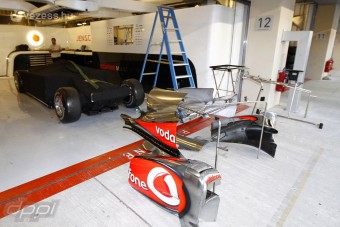 F1: Hamiltonék kihagyják az első tesztet