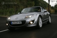 Első maradt a Mazda MX-5 a sportautók és a kabriók között