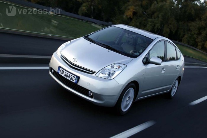 Lista a strapabíró autókról 10 | Vezess Legjobb kompakt autóként a Prius megelőzi a Golf VI-ot és a Volvo C30-ast