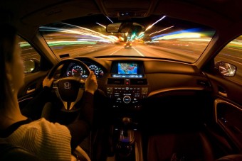 Ittassággal ér fel az éjszakai vezetés