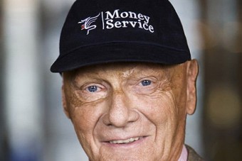 F1: Lauda ledobja híres sapkáját