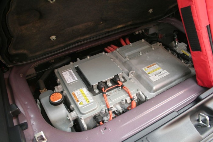 Íme az elektronoktól zsongó 64 lóerős szív.