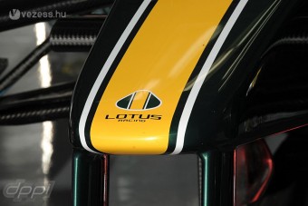 F1: Két Lotus kezdi az évet