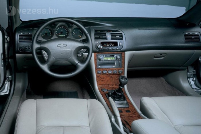 Autót a GM-től. De melyiket? 8 | Vezess Az Evanda utastere magán hordozza a koreai autók minden jellegzetességét