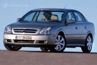 A presztízs számít vagy az ár? Ön az Opel Vectrát vagy a Chevrolet Evandát választaná?