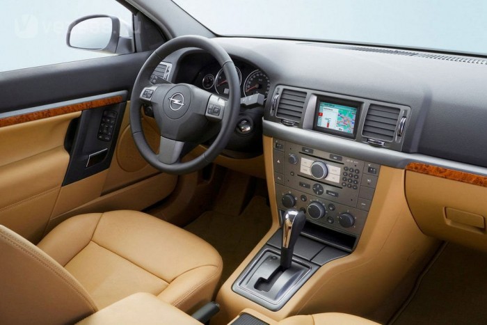 Autót a GM-től. De melyiket? 9 | Vezess A C Vectra utastere igényesebb, mint koreai társáé