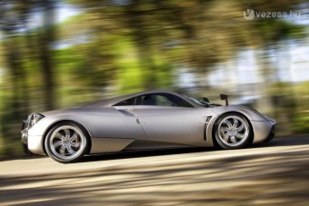 Süvítve szól az új Ferrari-gyilkos