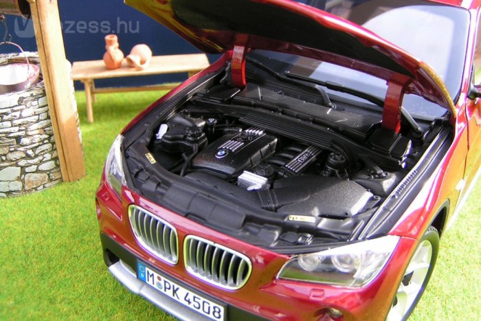 A Kyosho motorterek megtekintésekor általában hihetetlen álmosság fog el, itt azonban van pár apró részlet, amitől ez nem jött elő