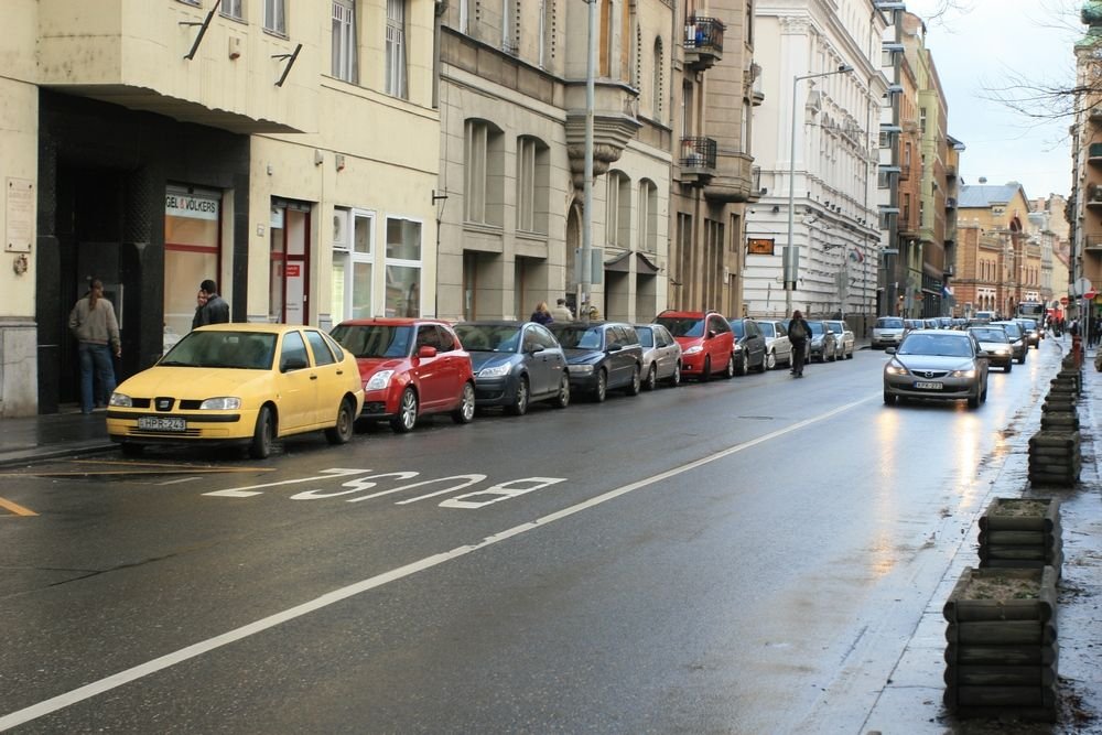 Teleportációs kényszer a Fő utcában 10