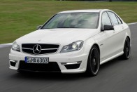 Megújult a leggyorsabb Mercedes C-osztály 10