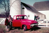 Idill a farmon az 1954-es F100-zal