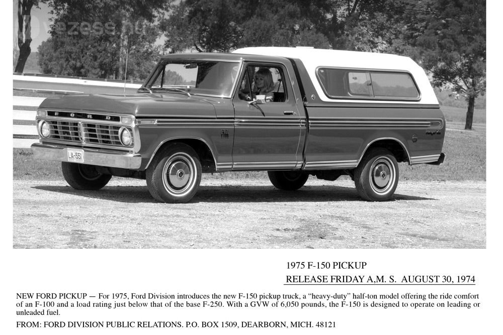 Amikor az 1975-ös modellévre az F-150 debütált, a Ford ezt az eredeti sajtófotót adta ki az autóról