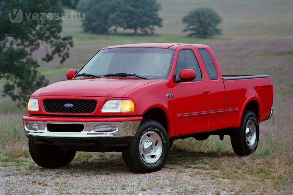 Merőben új formatervű F-150-est dobott piacra a Ford az 1997-es modellévre