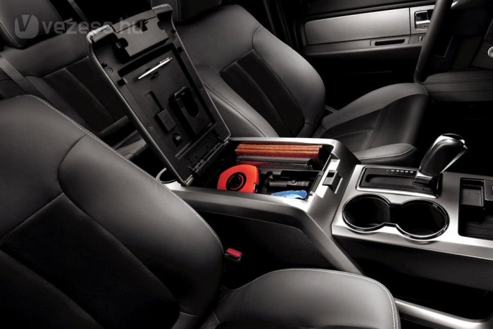 Nem tűnt olcsónak a belső tér, sokat fejlődtek az újabb amerikai autók