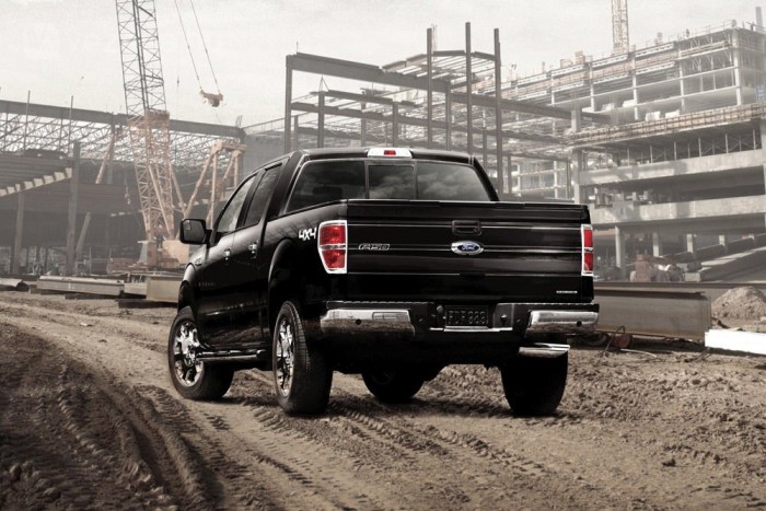 Dollárról átszámítva 4,6 és 10,3 millió Ft között mozog az F-150-esek ára