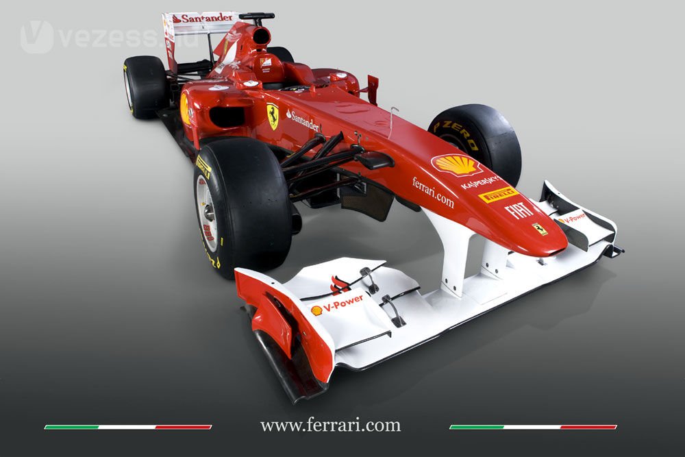 F1: Felhúzta az orrát az új Ferrari – videó 1