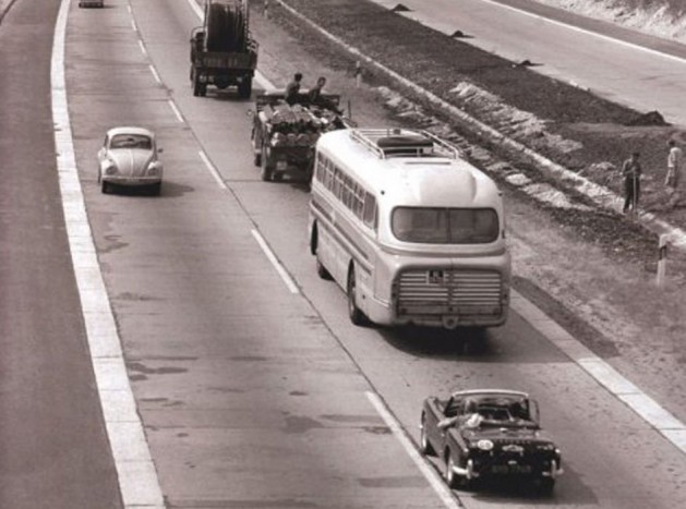 Hogyan közlekedjünk az autópályán?