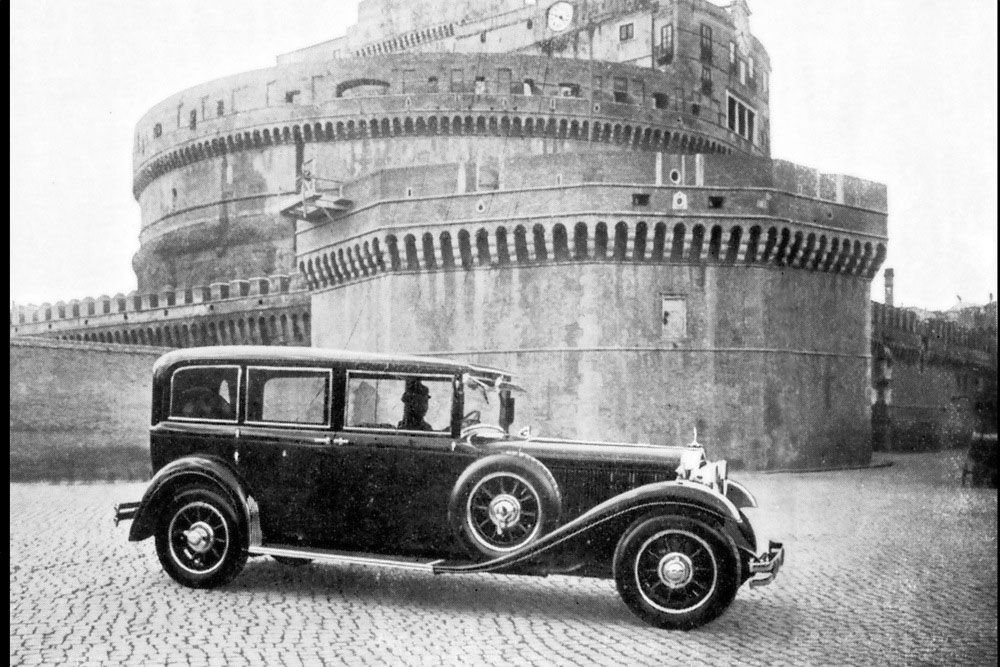 Nyolcvan lóerőt adott le nyolchengeres motorja