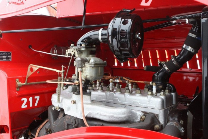 A replika építője még arra is figyelt, hogy az eredeti motorterében található 217-es szám se maradjon ki
