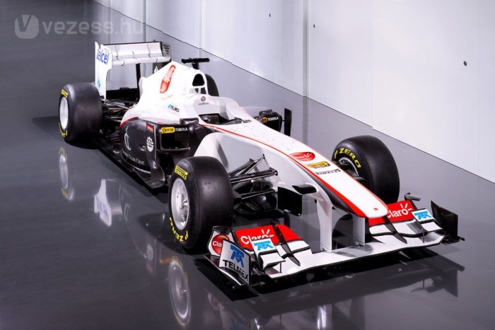 F1: Már nem meztelen az új Sauber 6