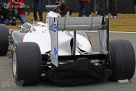 F1: Már nem meztelen az új Sauber 18