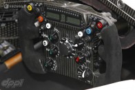 F1: Már nem meztelen az új Sauber 23