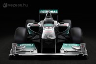 F1: Ezüst Red Bull-lal újít a Mercedes 19